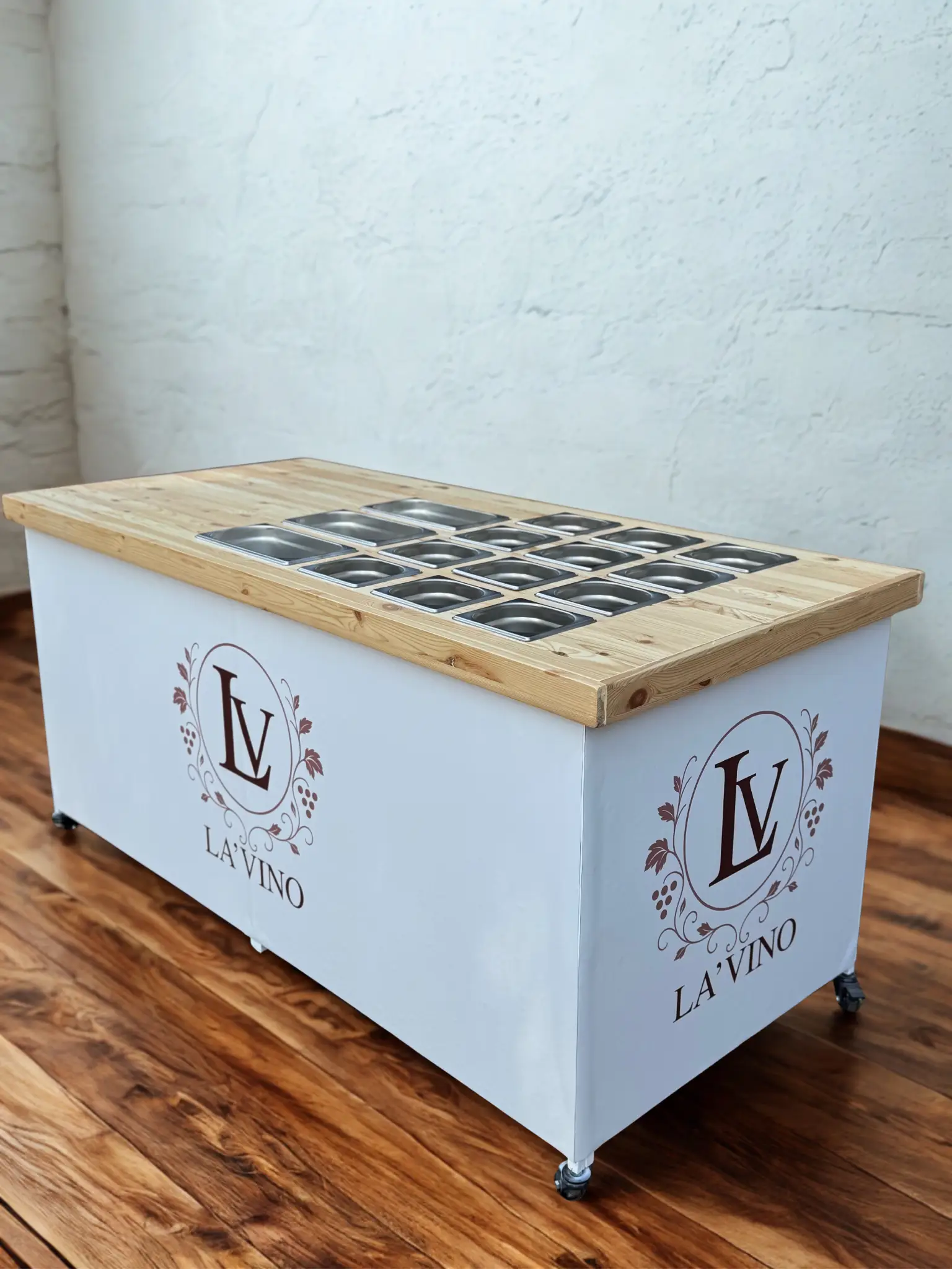 דוכן מגנט לוינו - פתרון תצוגה נייד עם מיתוג אישי